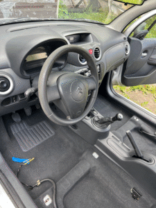 Kompleksowe czyszczenie wnętrza kompleksowe czyszczenie wnętrza oraz polerowanie reflektorów (1)