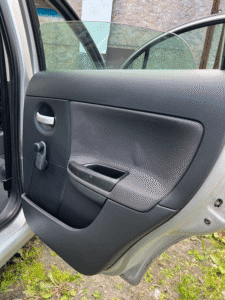 Kompleksowe czyszczenie wnętrza kompleksowe czyszczenie wnętrza oraz polerowanie reflektorów (31)