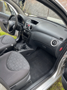 Kompleksowe czyszczenie wnętrza kompleksowe czyszczenie wnętrza oraz polerowanie reflektorów (5)